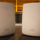 Orbi router and satellite unit. Images: Darren Orf/Gizmodo